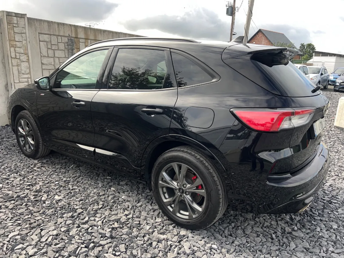 Ford Kuga ST LINE PLUG IN HYBRID - Image 3