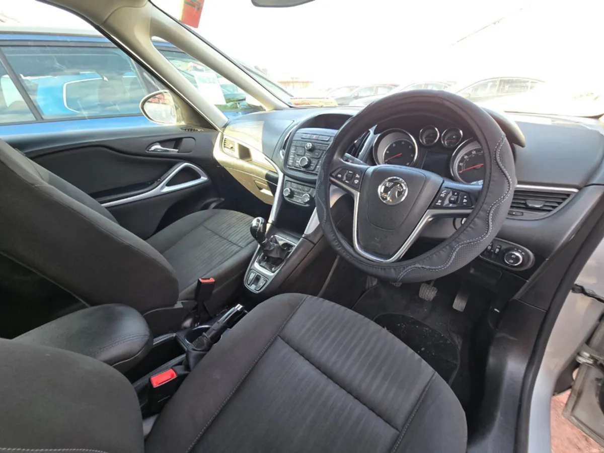 Opel Zafira Tourer TOURER 2.0 CDTI EXCLUSIVE 128BH - Image 5