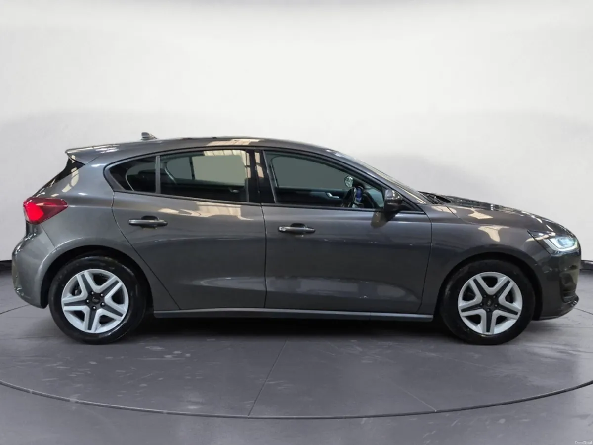 Ford Focus CONNECTED 5DR 1.5 TD 120 S6 S6.2 A8 - Image 4
