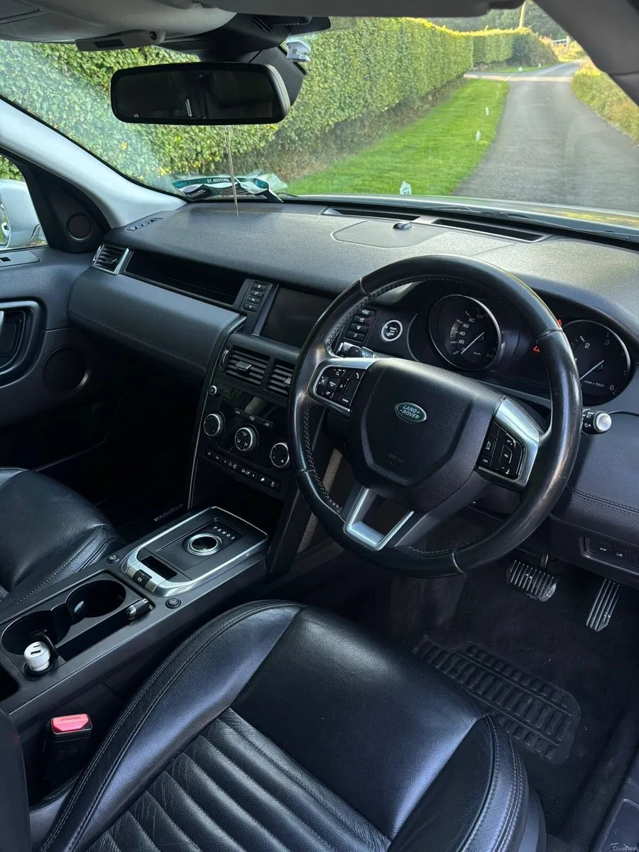Land Rover Discovery Sport - Image 3
