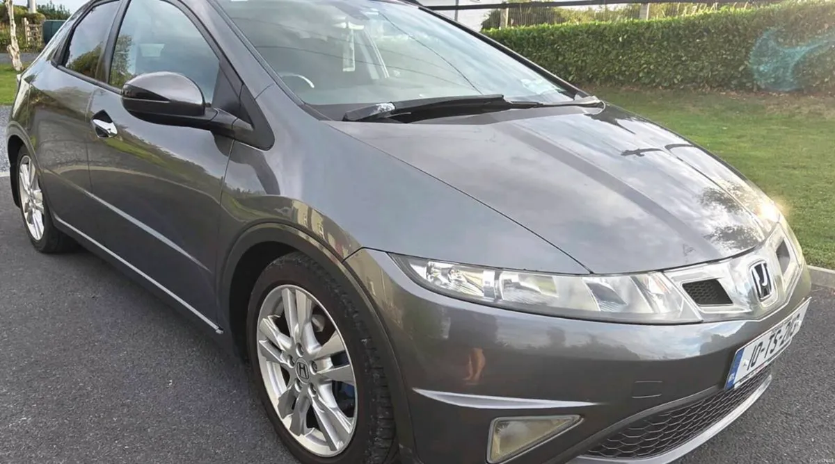 Honda Civic / long NCT and Tax - Image 1