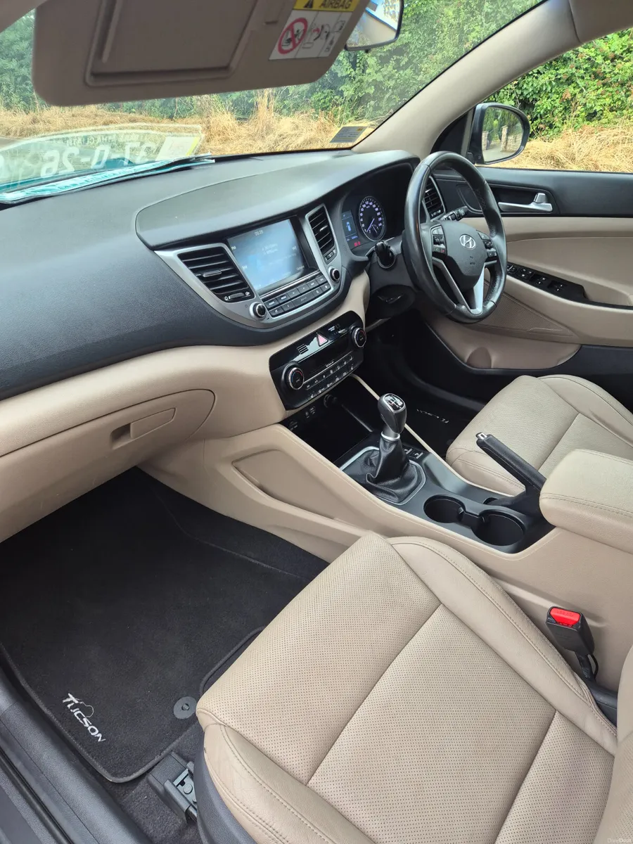 Hyundai Tucson 2017 1.7 low kilometres, we'll be a - Image 4