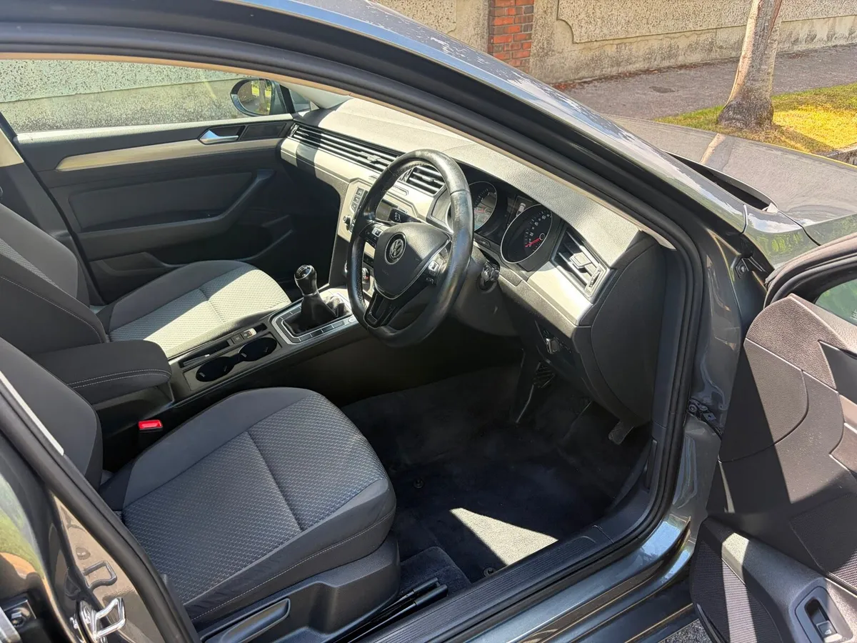 172 Volkswagen Passat 1.4 tsi blue motion - Image 6