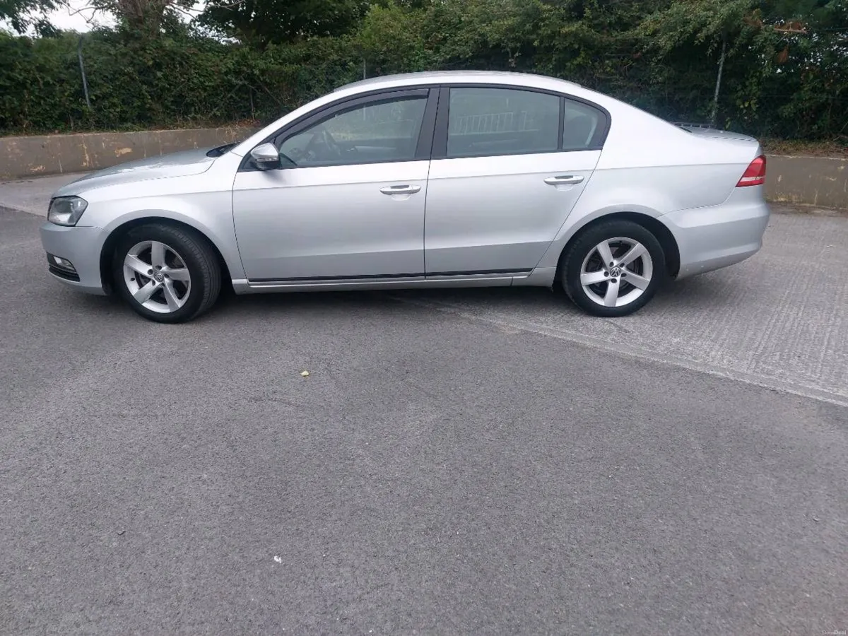 2014 vw passat 1.6 nct 5/27 tax €200 - Image 6