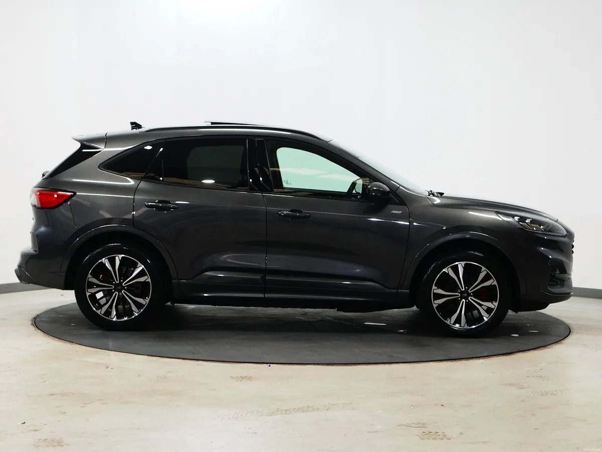 *56* 2023 Ford Kuga 2.5 st-line x - Image 2
