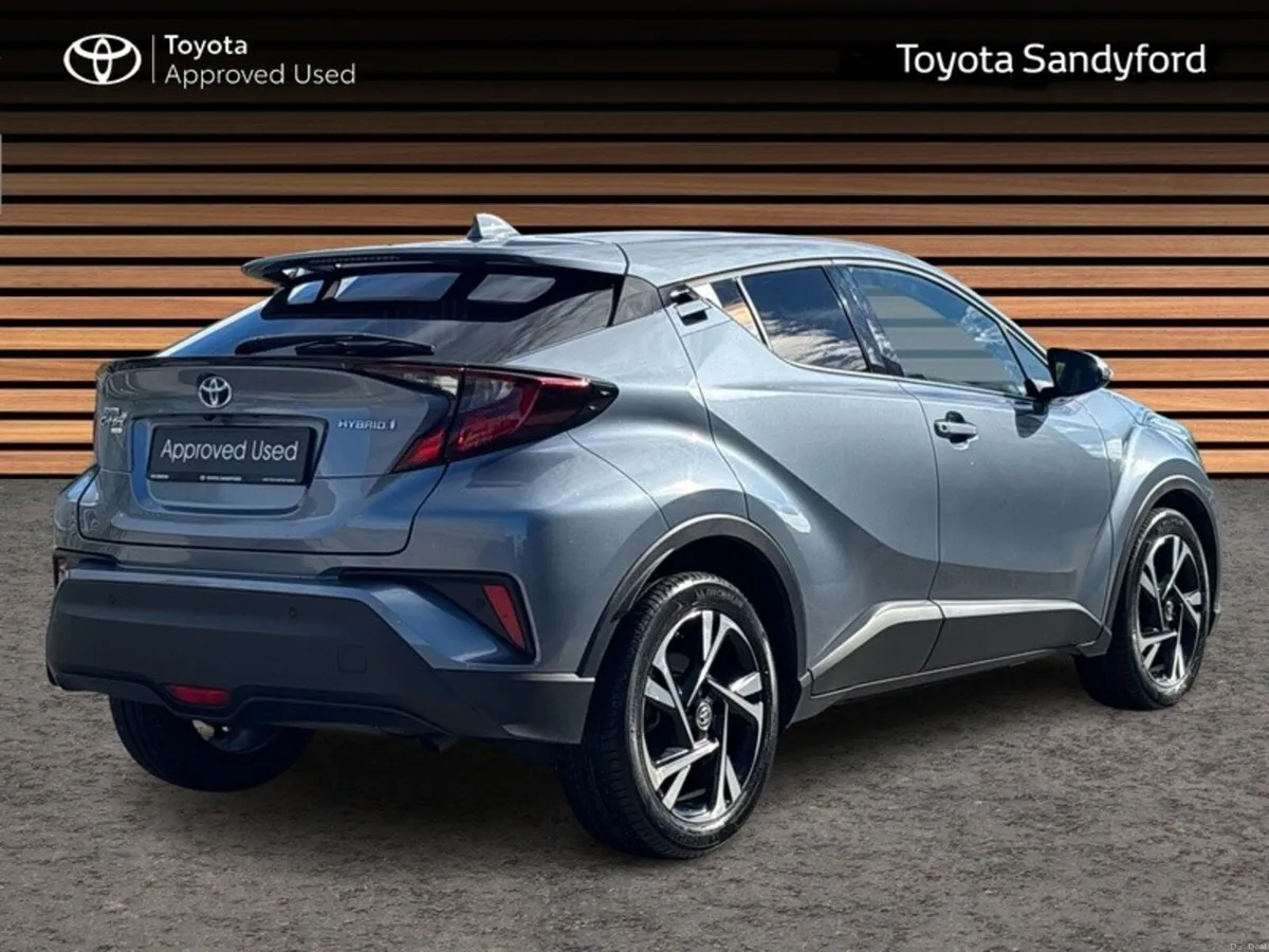 Toyota C-HR HYBRID SPORT // REAR CAMERA // BLUETOO - Image 2
