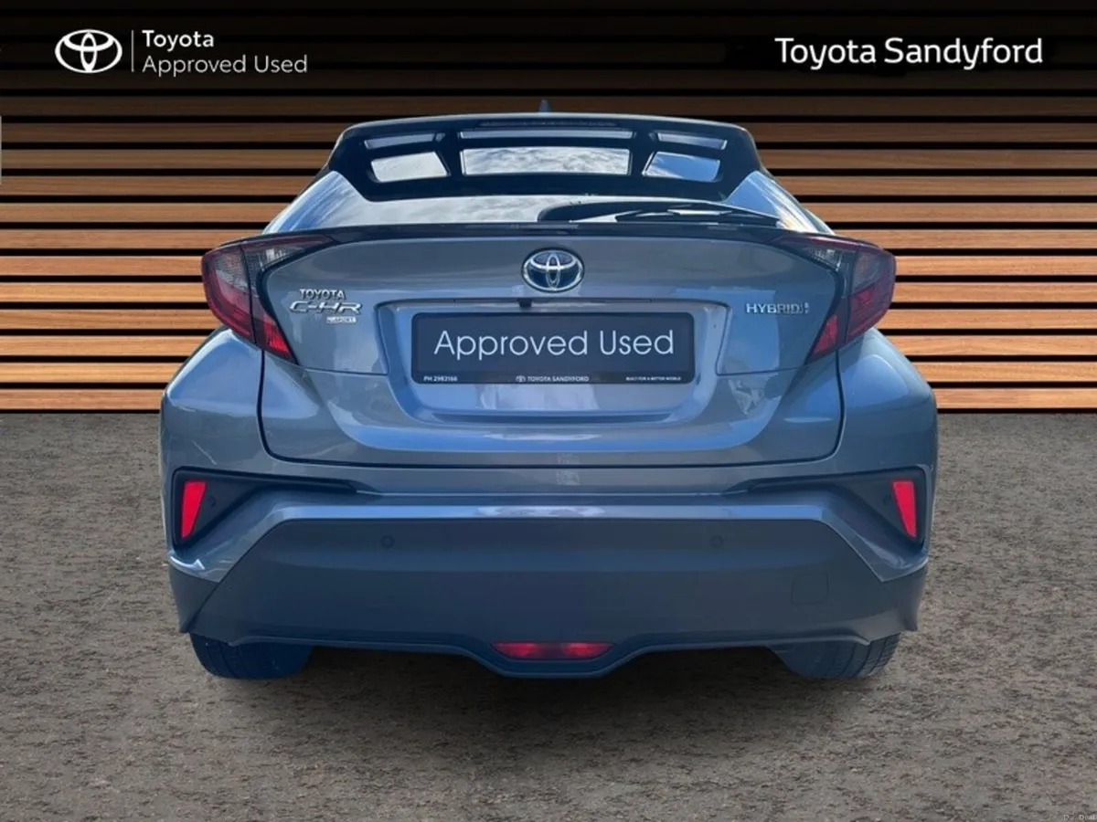 Toyota C-HR HYBRID SPORT // REAR CAMERA // BLUETOO - Image 4