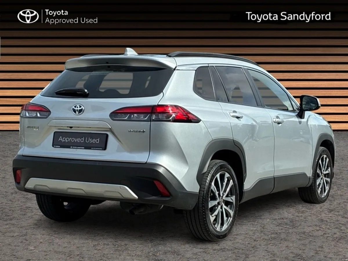 Toyota Corolla Cross TOP SPEC SOL 1.8 HYBRID SOL P - Image 2