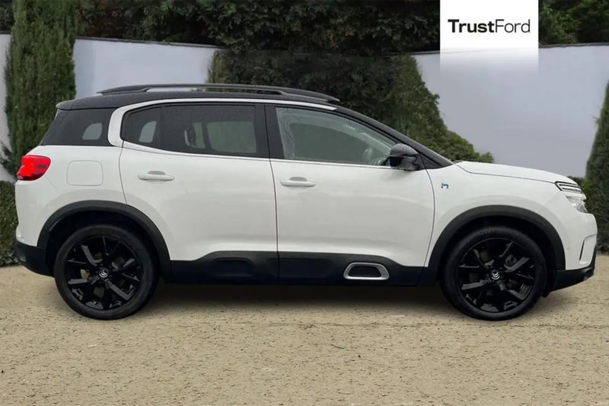 Citroen C5 Aircross 1.6 Plug-in Hybrid 225 Black E - Image 3