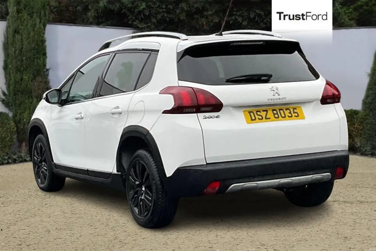 Peugeot 2008 1.2 PureTech Allure 5dr - Image 2