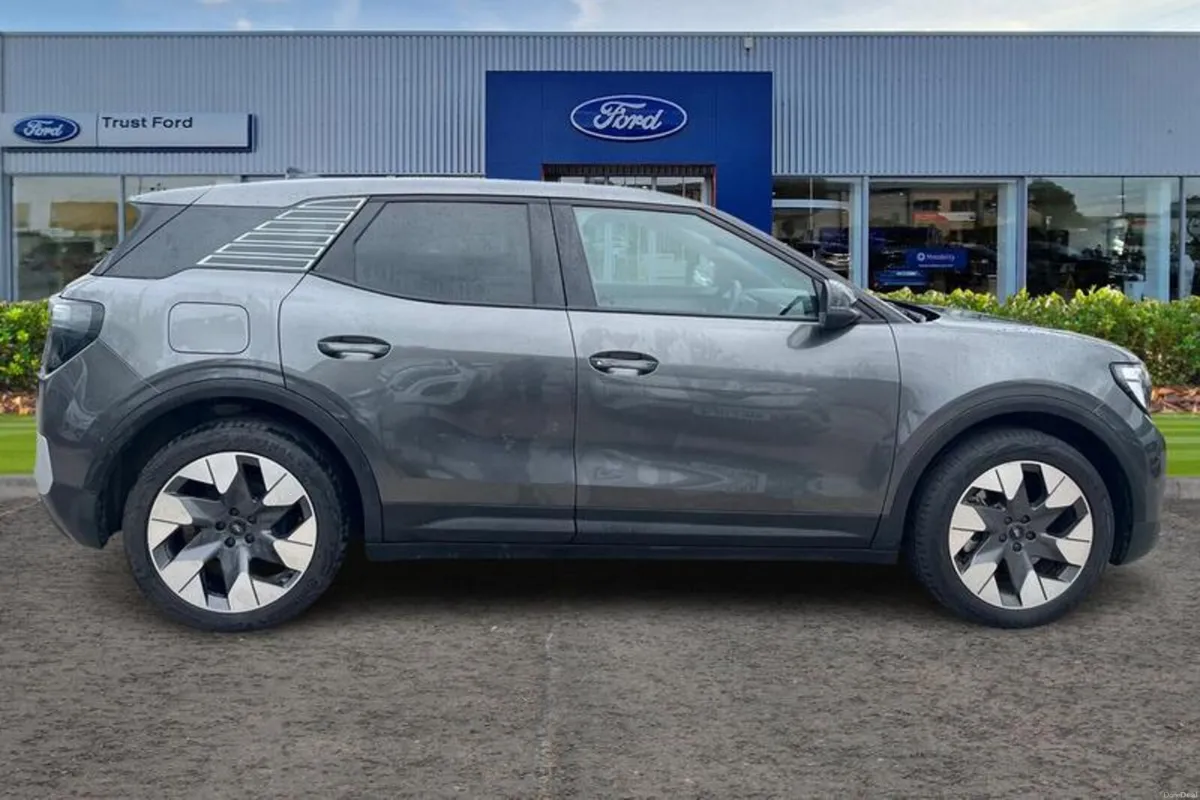 Other Other 250kW Premium 79kWh AWD 5dr Auto - Image 3