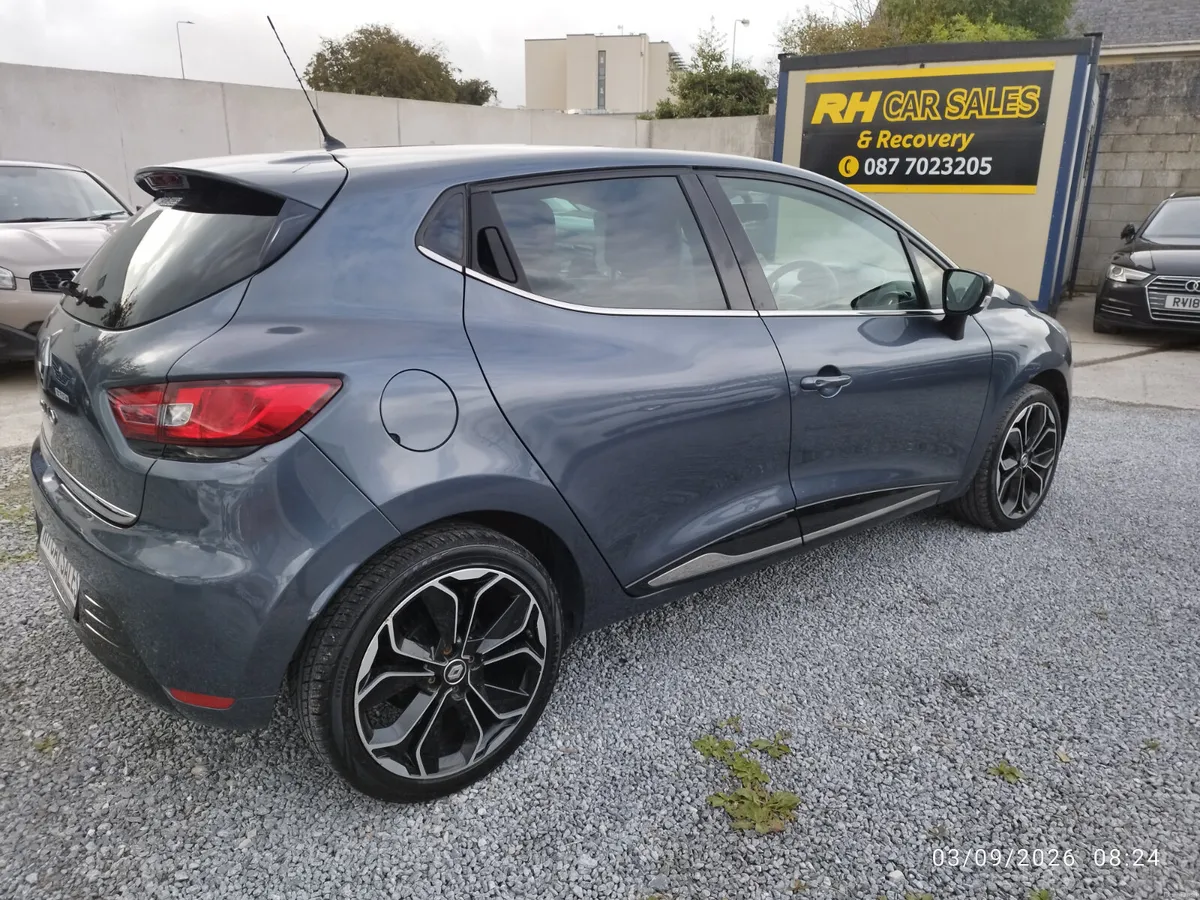 2019  Renault Clio  0.9  iconic tce - Image 4