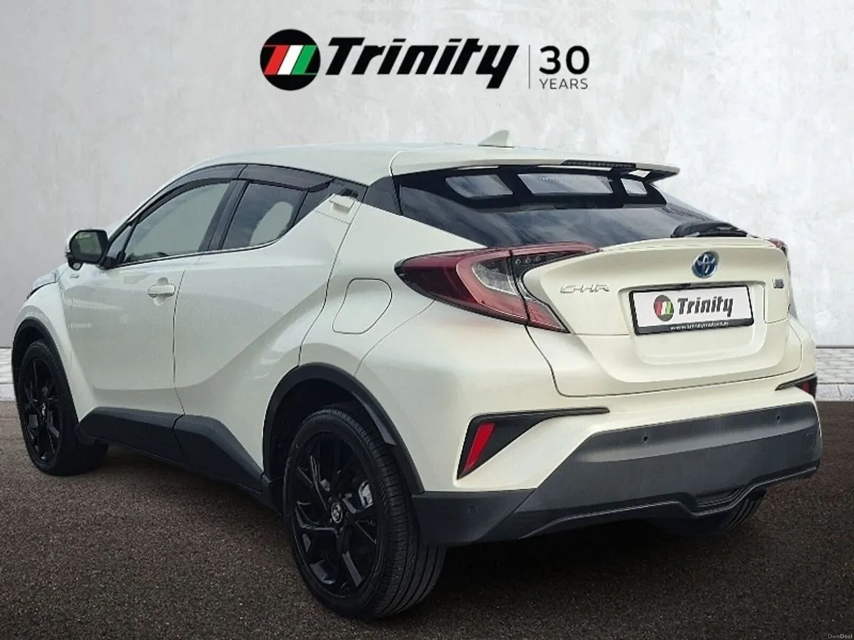 Toyota C-HR ** G 1.8 HYBRID ** AUTO ** HUGE SPEC * - Image 3