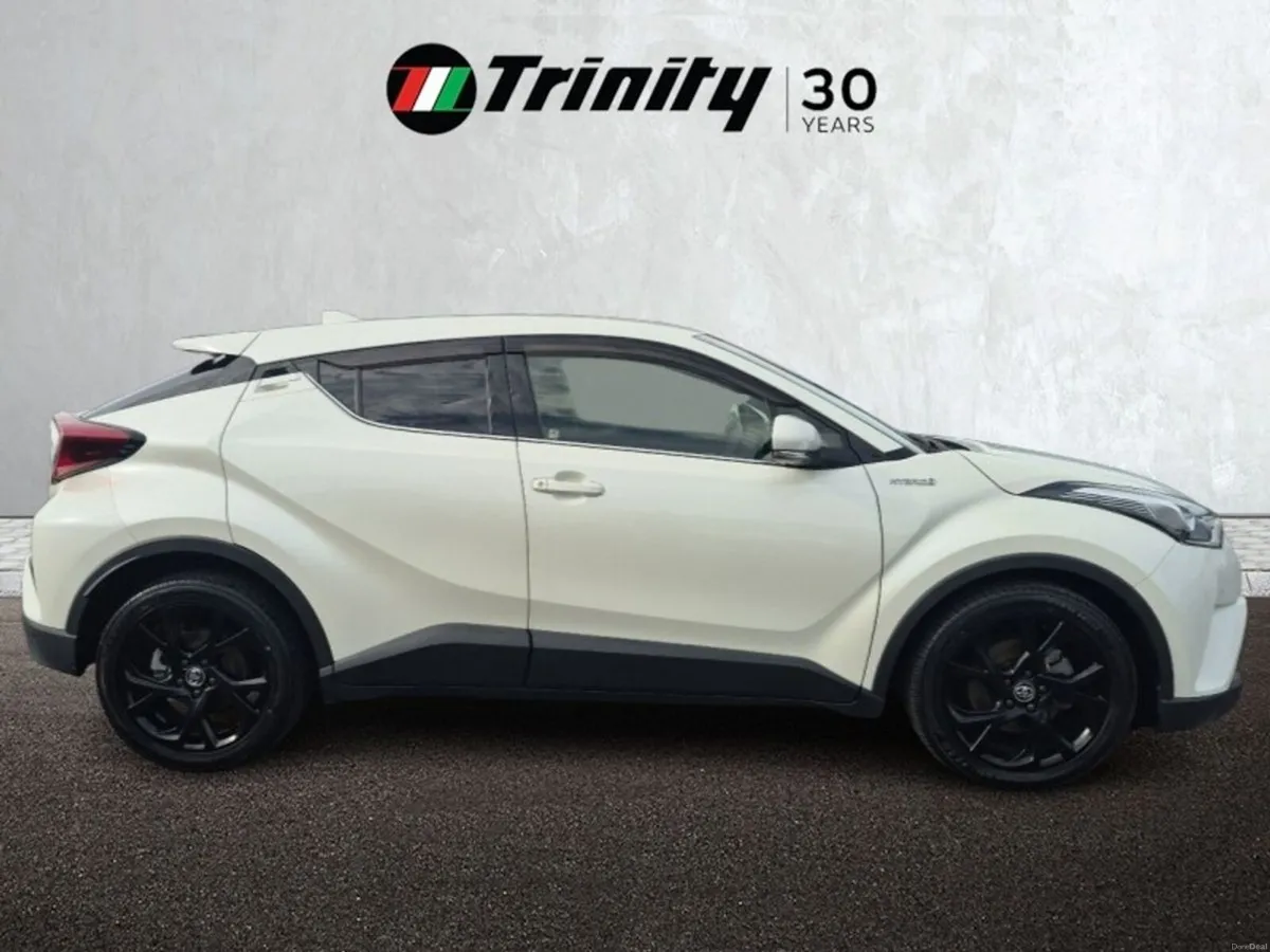 Toyota C-HR ** G 1.8 HYBRID ** AUTO ** HUGE SPEC * - Image 5