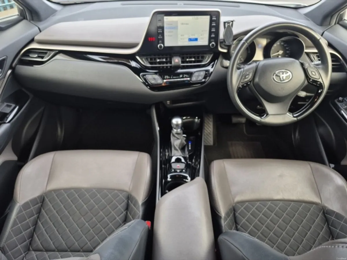 Toyota C-HR ** 1.8 HYBRID ** AUTO ** HUGE SPEC ** - Image 2
