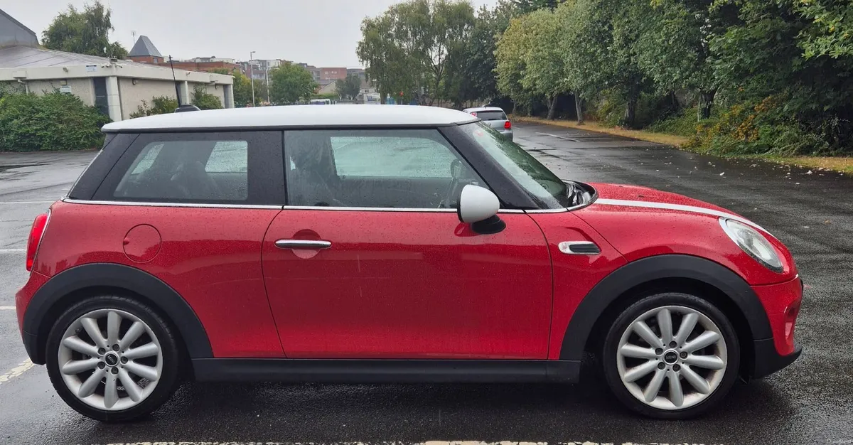 Mini Cooper 2014 - Image 2