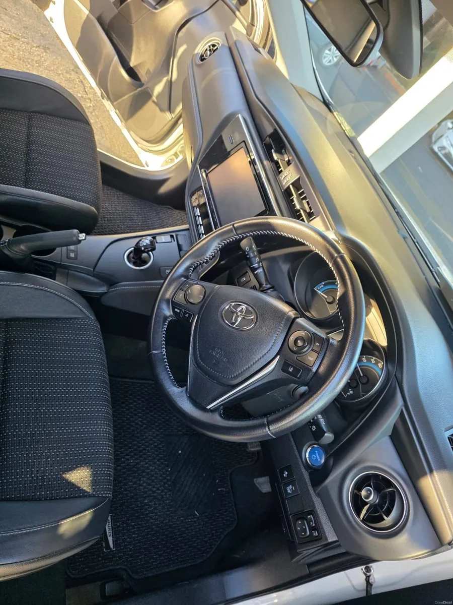Toyota Auris 2016 - Image 1