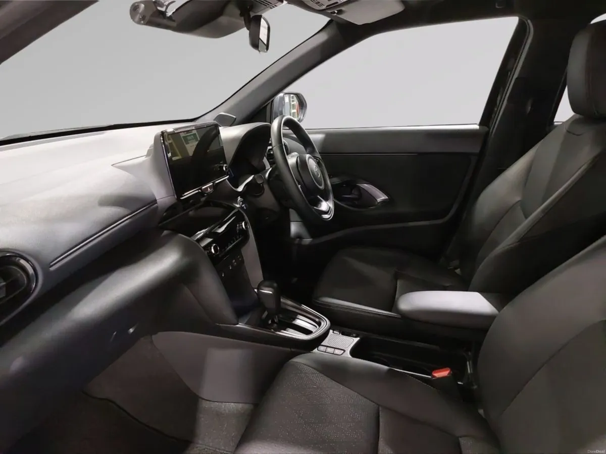 Toyota Yaris Cross Hybrid - Image 3