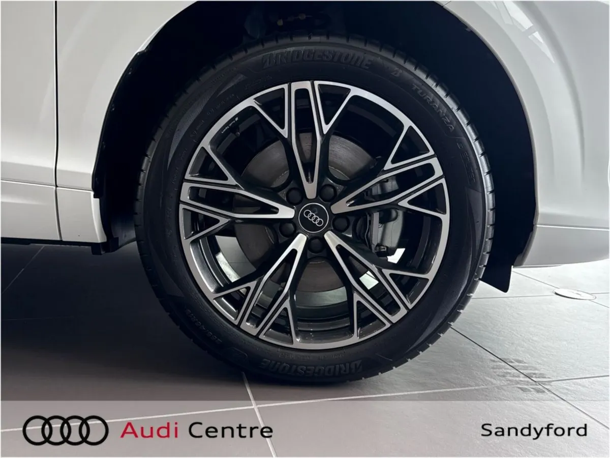 Audi Q3 E-HYBRID 270HP S-T S LINE - Image 6