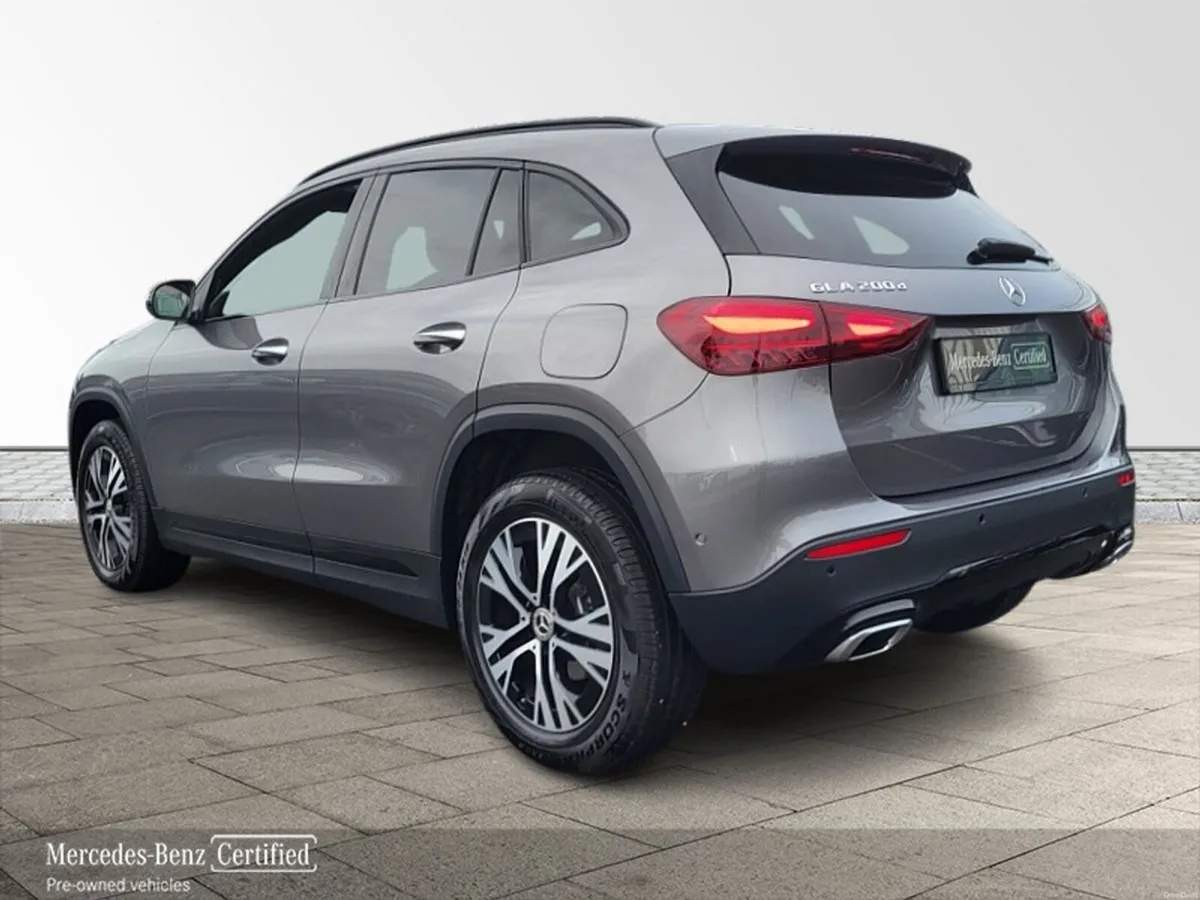 Mercedes-Benz GLA GLA200d Progressive Plus AUTO ** - Image 3