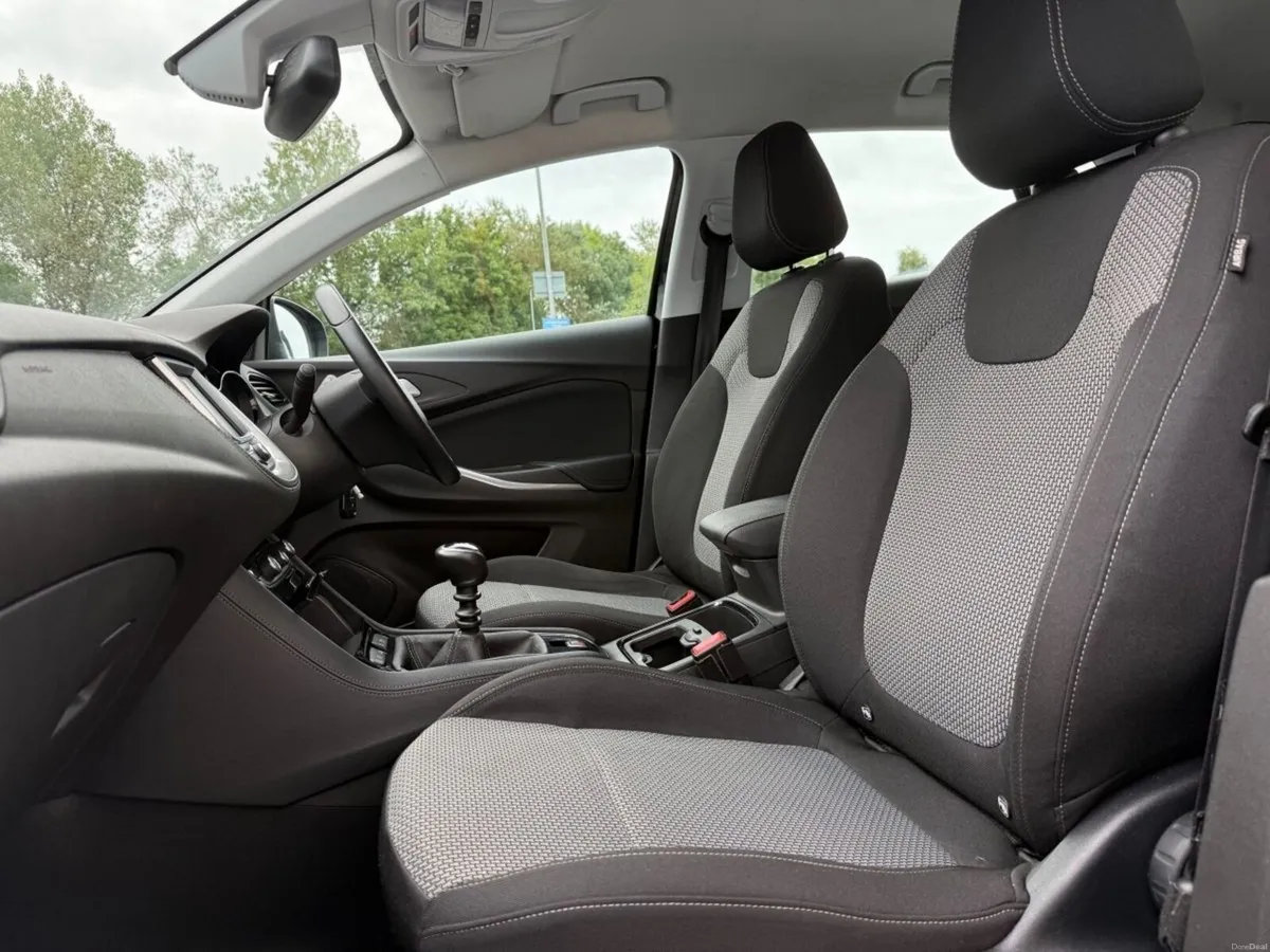 Opel Grandland X SC 1.2i 130PS 6 Speed - Image 6