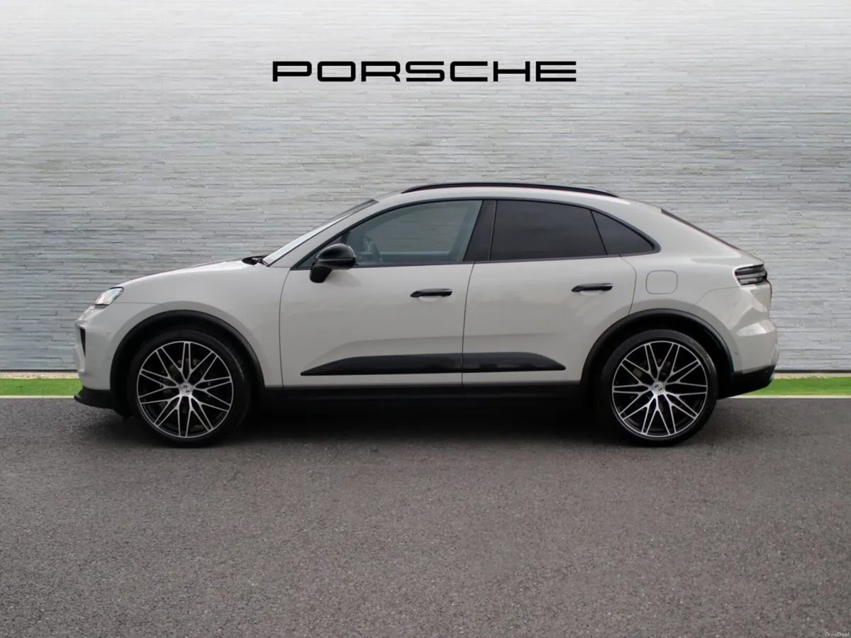 Porsche Macan Electric - Image 3