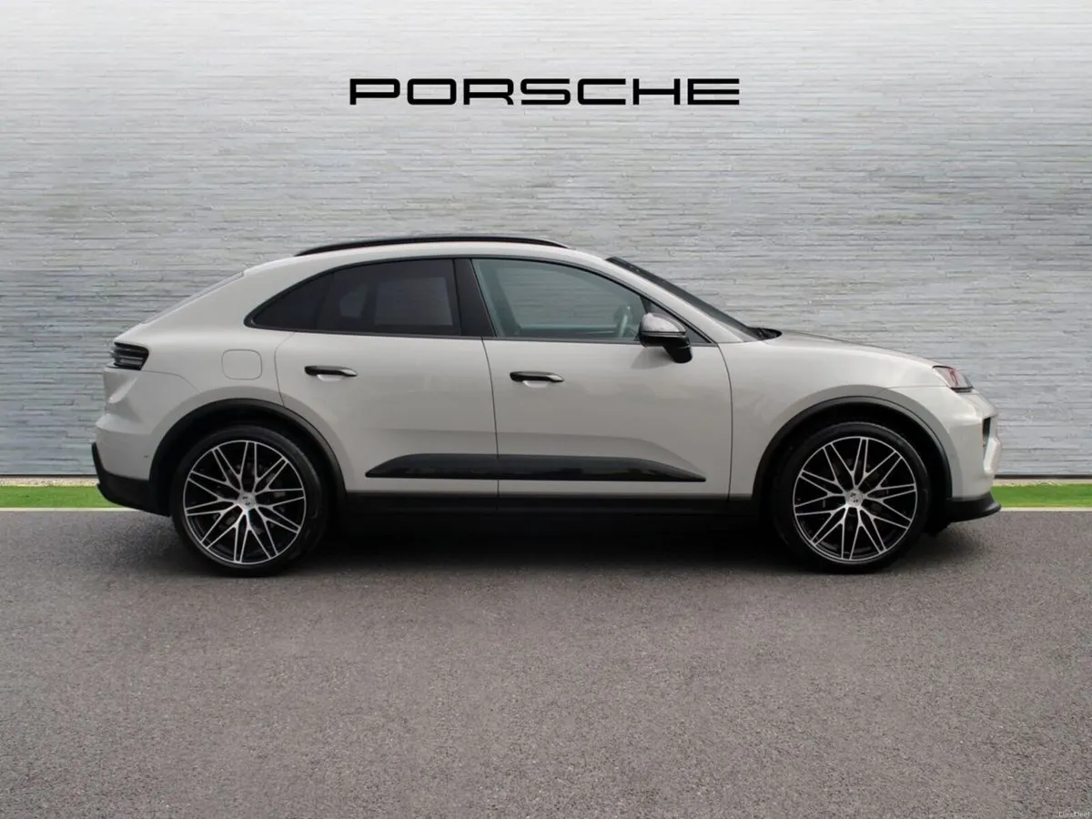Porsche Macan Electric - Image 4