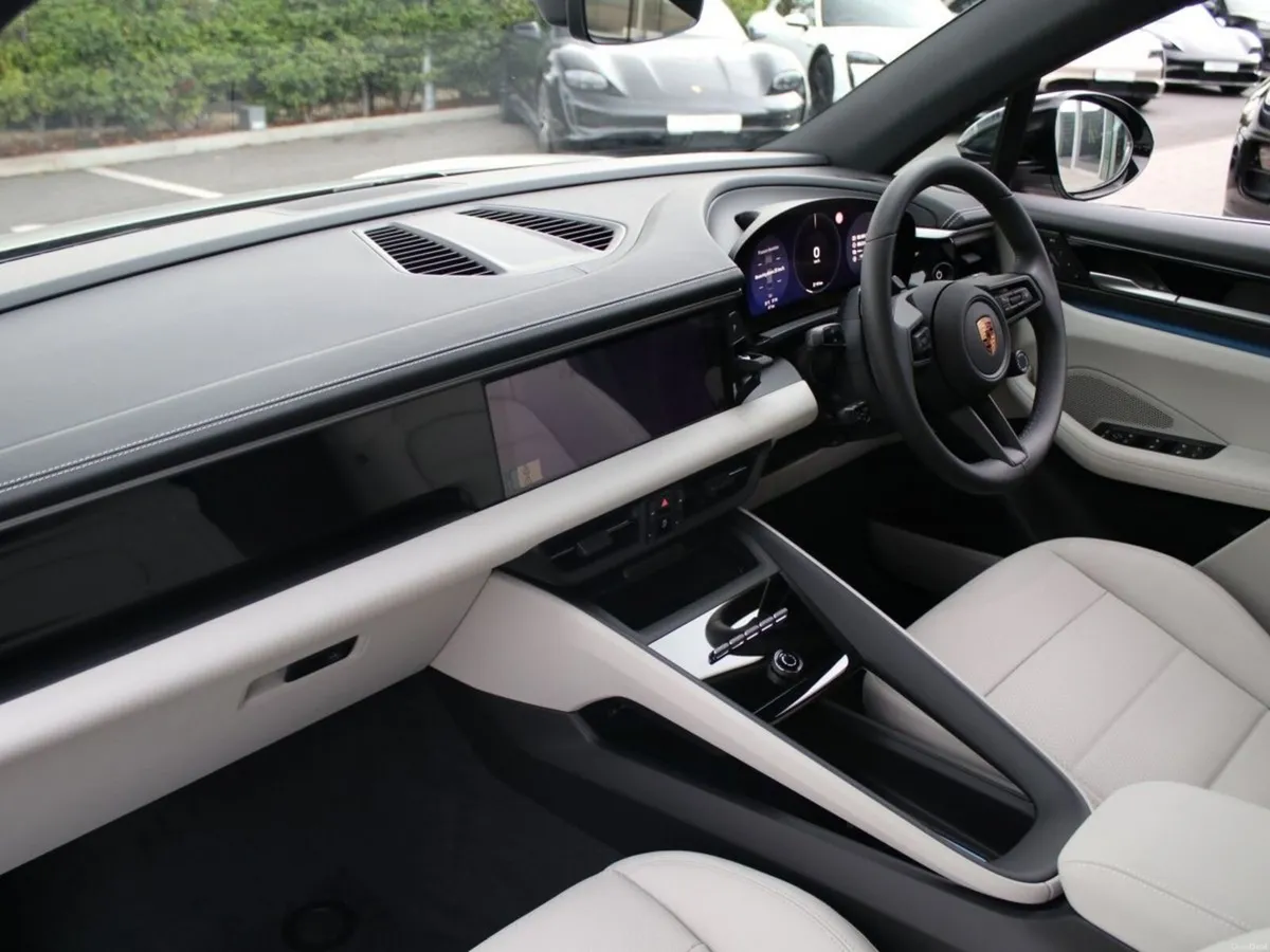 Porsche Macan Electric - Image 5