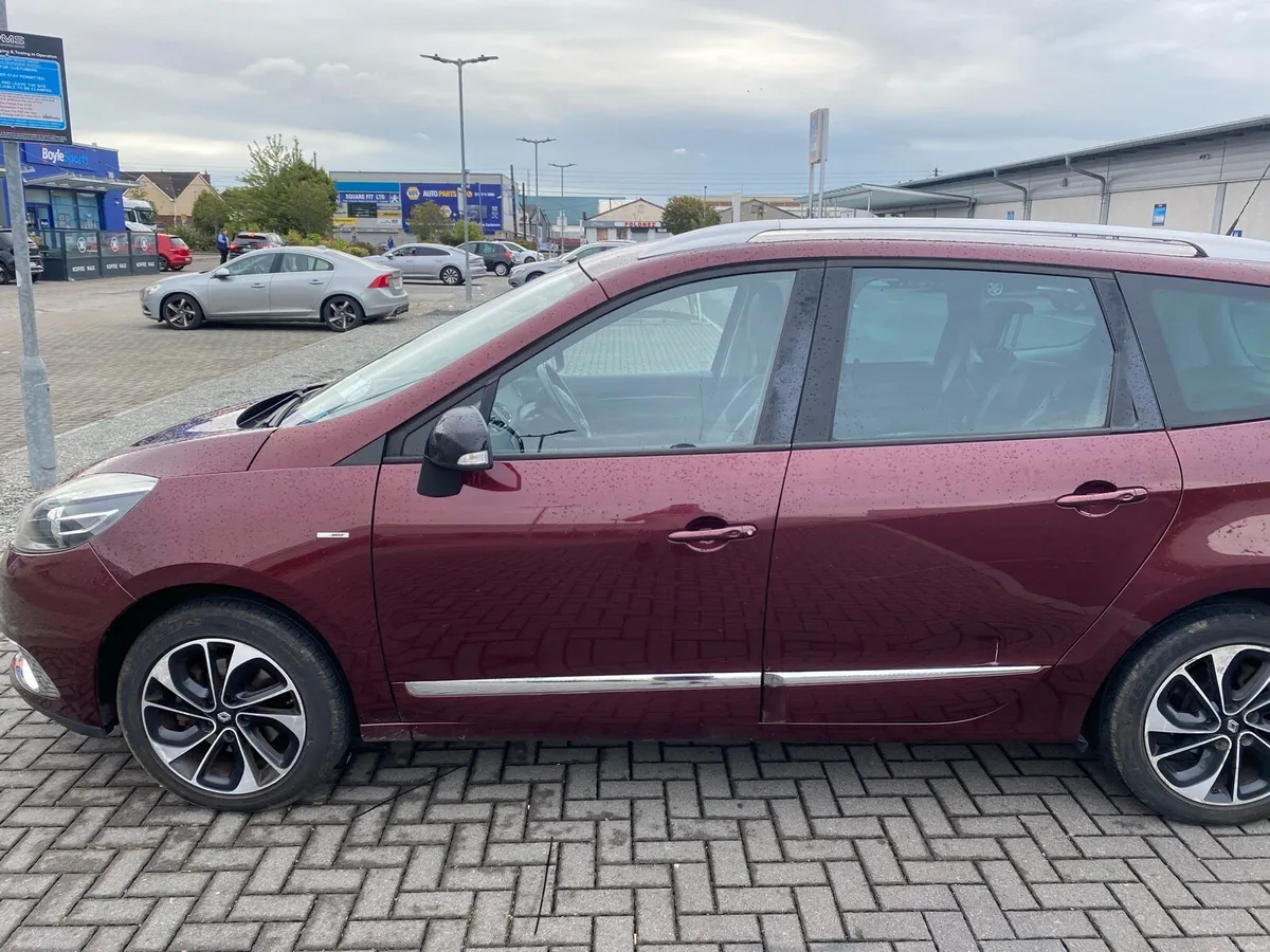 Renault Megan Scenic 2015 (7 Seater) - Image 4