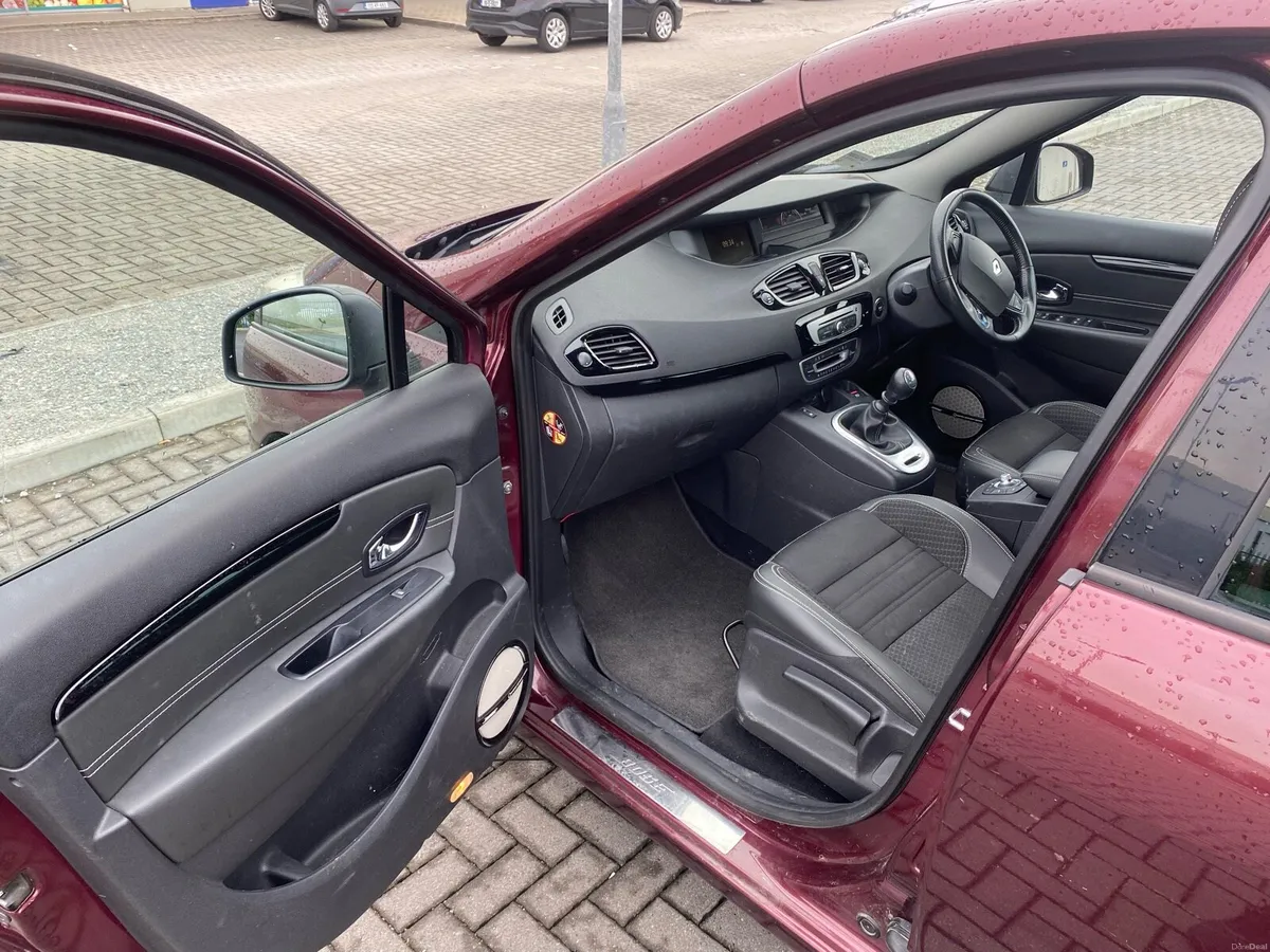 Renault Megan Scenic 2015 (7 Seater) - Image 6