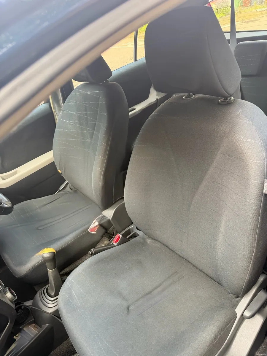 Car - Image 6