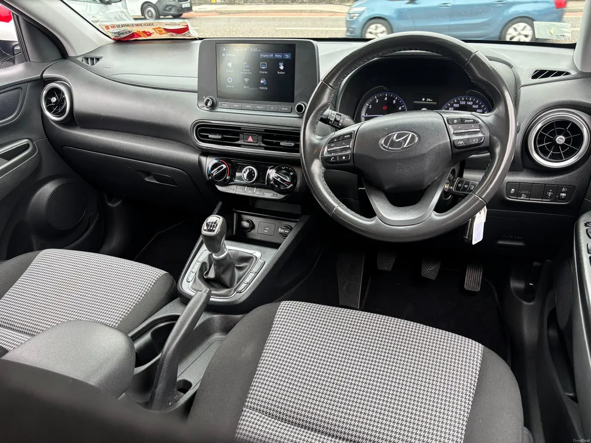 Hyundai KONA 2022  1.0 PETROL  LOW  MILEAGE - Image 6
