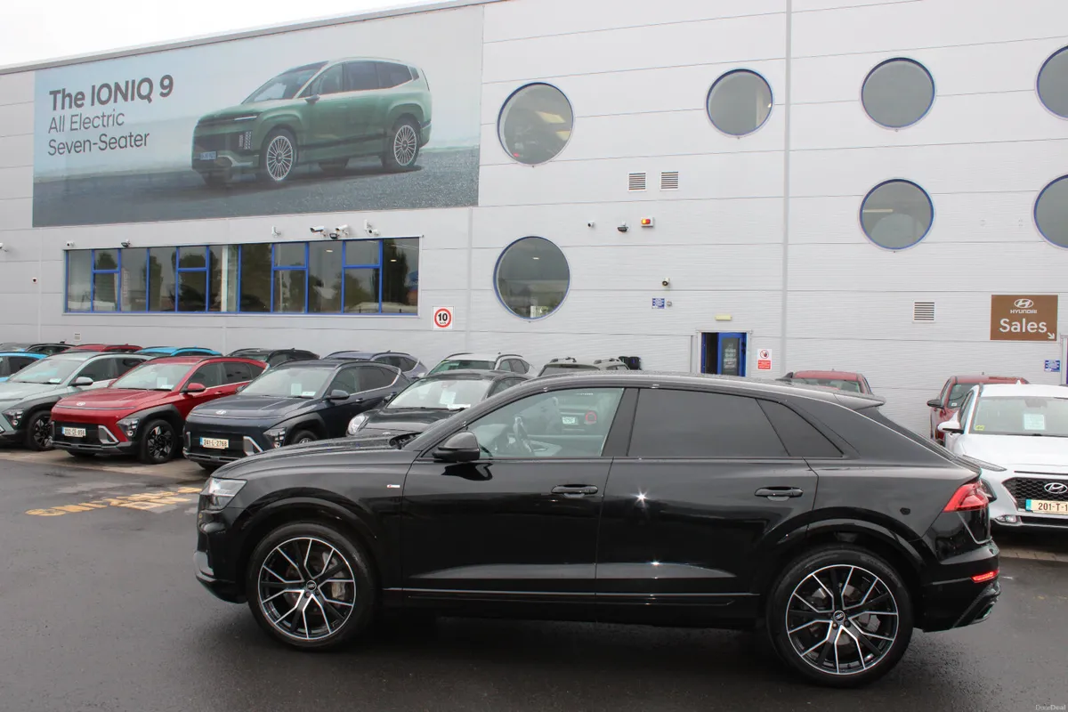Audi Q8 2021 - Image 2