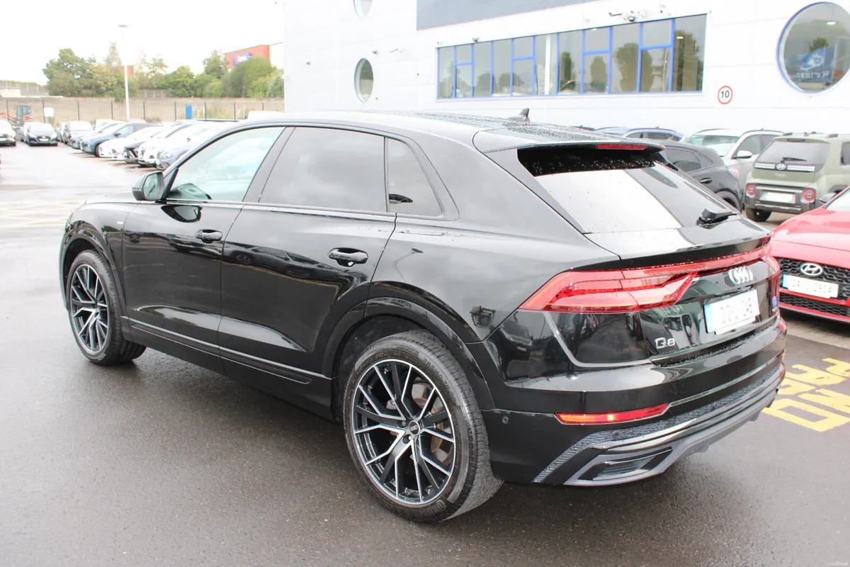 Audi Q8 2021 - Image 3
