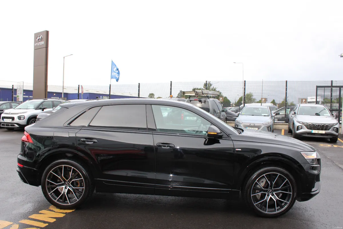 Audi Q8 2021 - Image 6