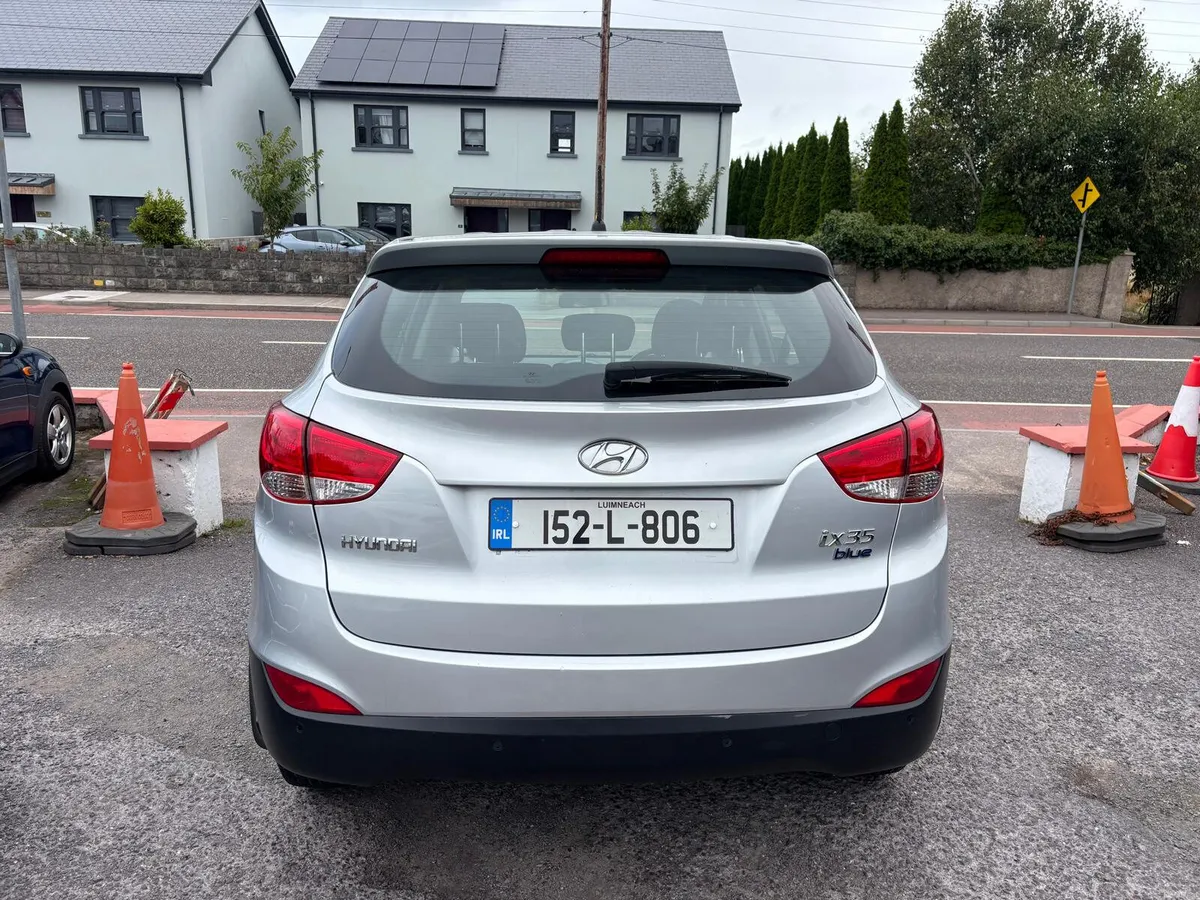 Hyundai ix35 2015  DIESEL  LOW  MILEAGE - Image 4