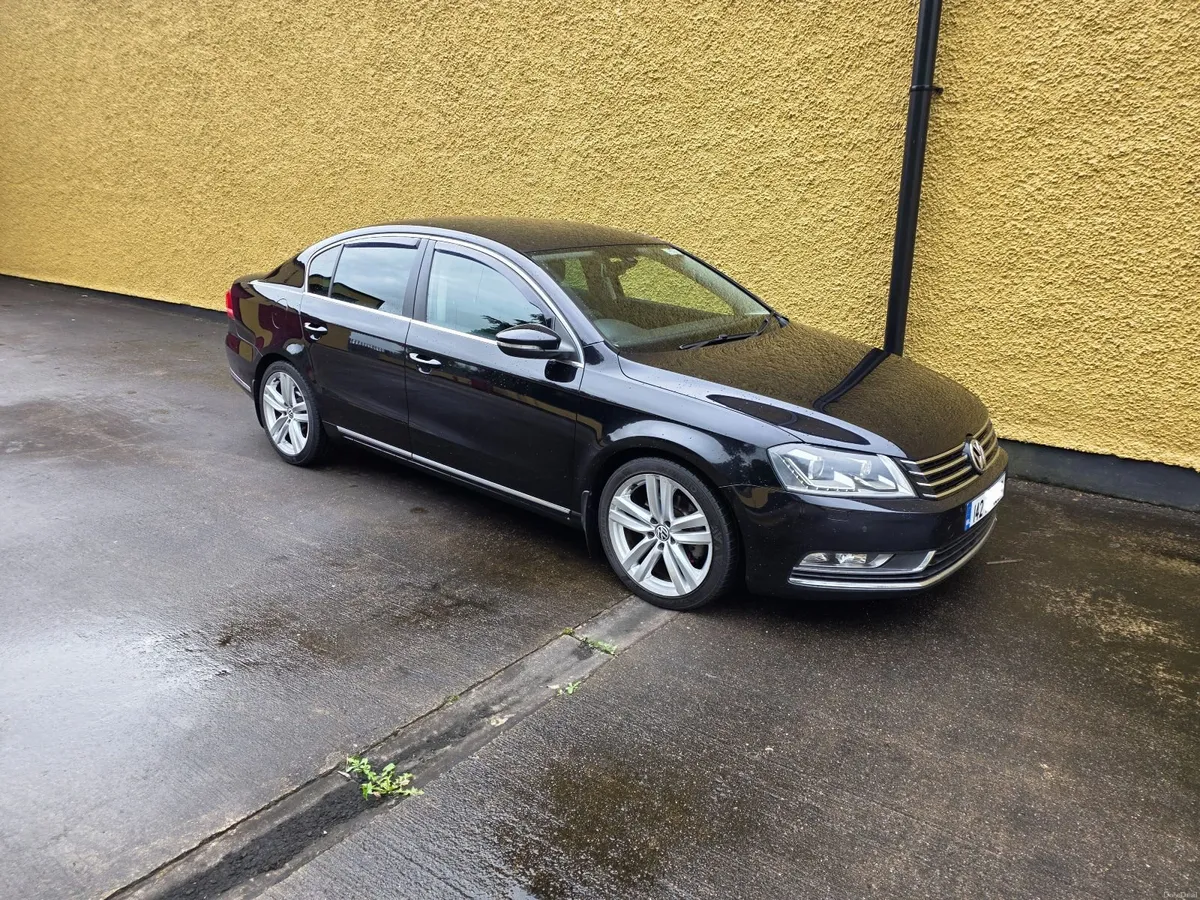 Volkswagen Passat 2014 executive style model - Image 2