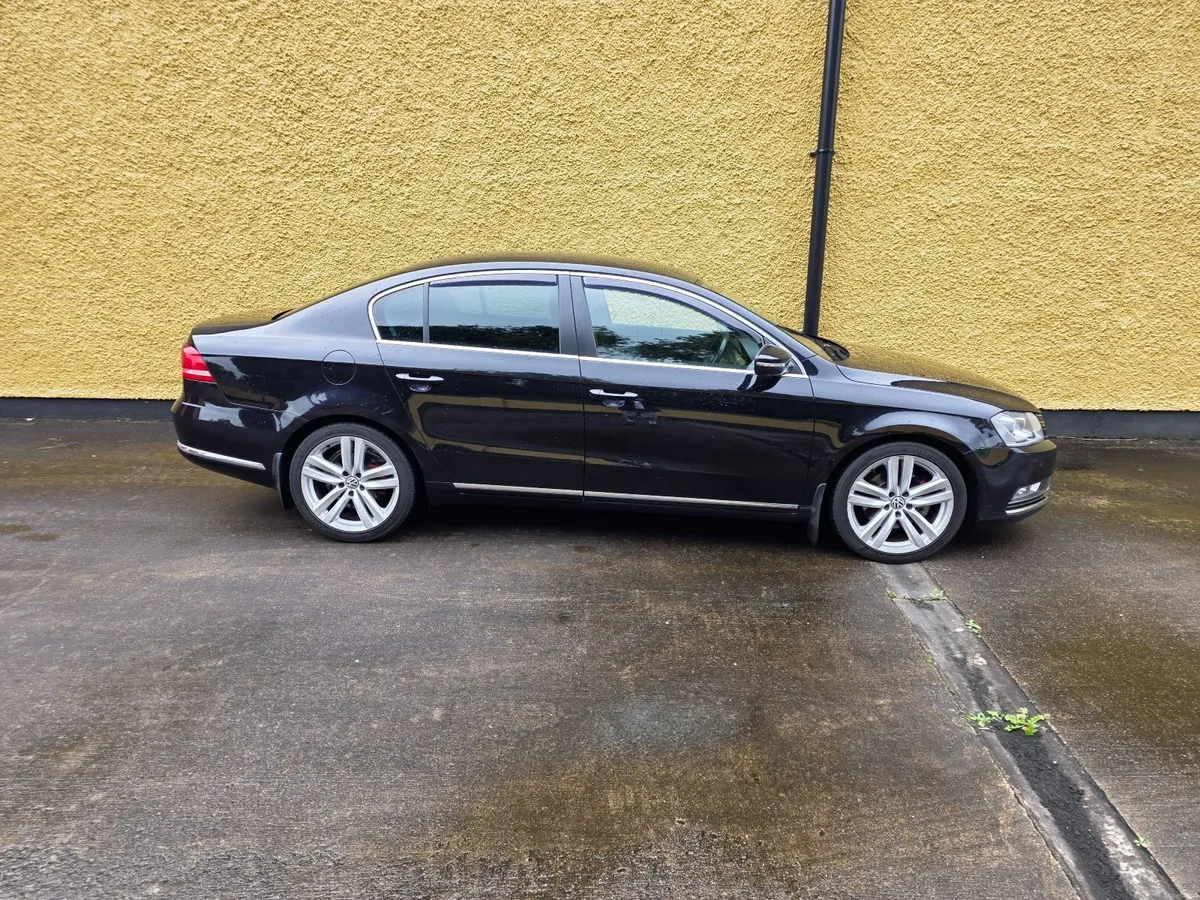 Volkswagen Passat 2014 executive style model - Image 3