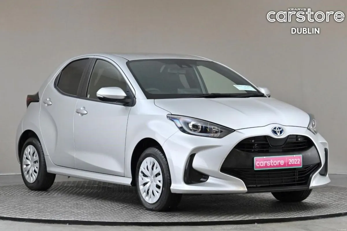 Toyota Yaris 1.5 PETROL HYBRID**REVERSE CAM** - Image 1