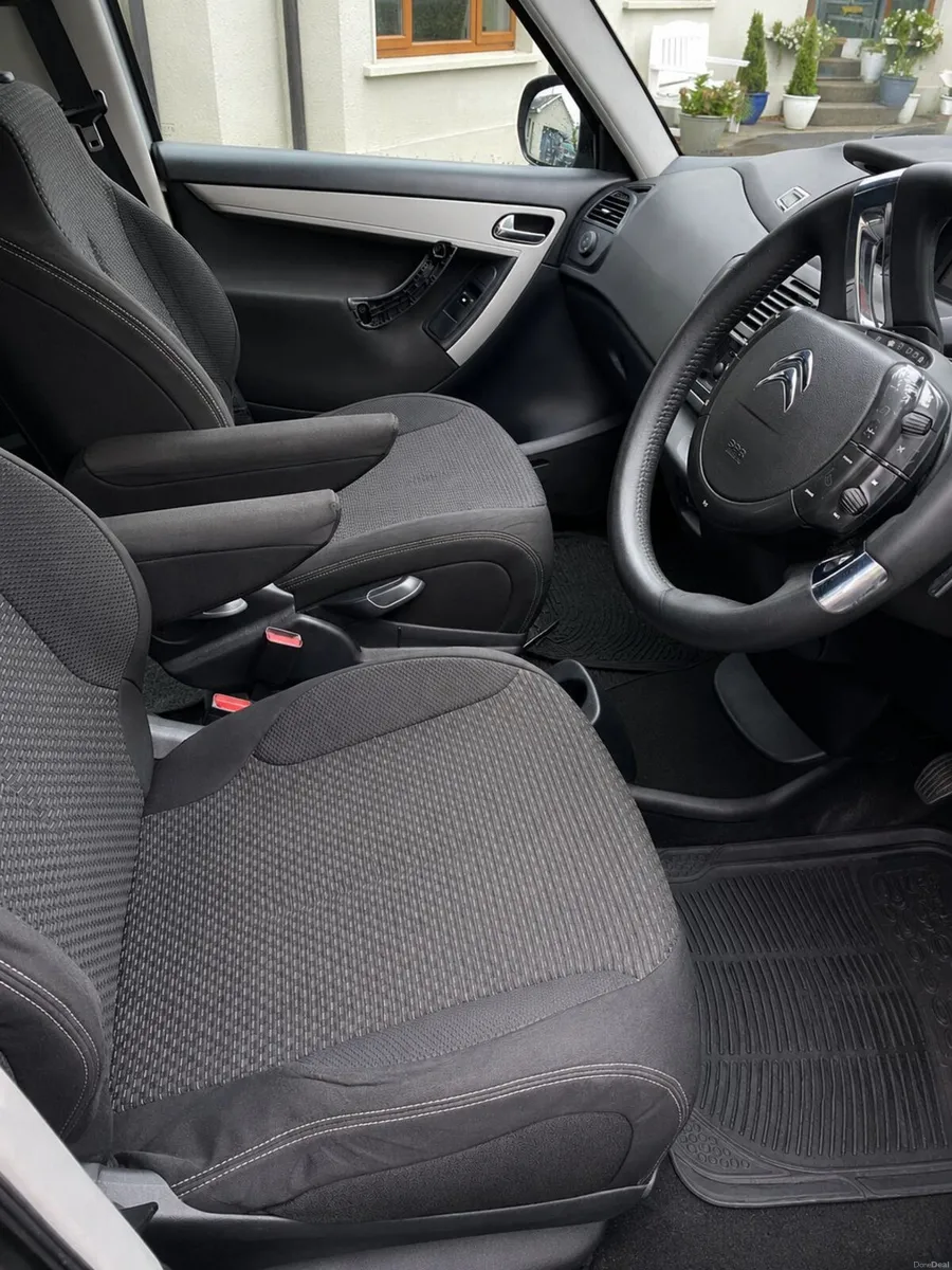 Citroen C4 Picasso 2011 7 Seater - Image 2