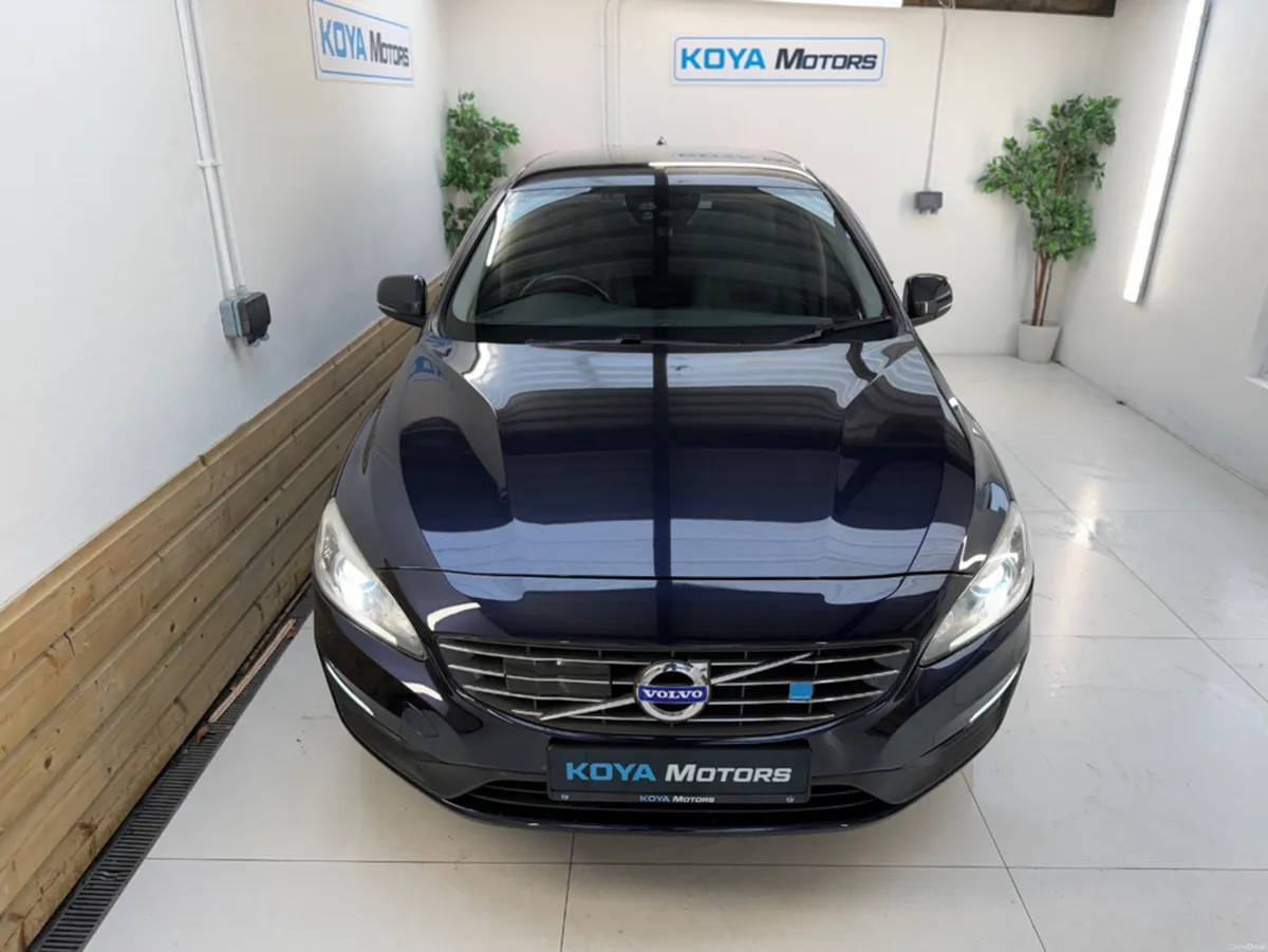 Volvo V60 2.0 D4 SE LUXURY PLUS 190 BHP DIESEL AUT - Image 6