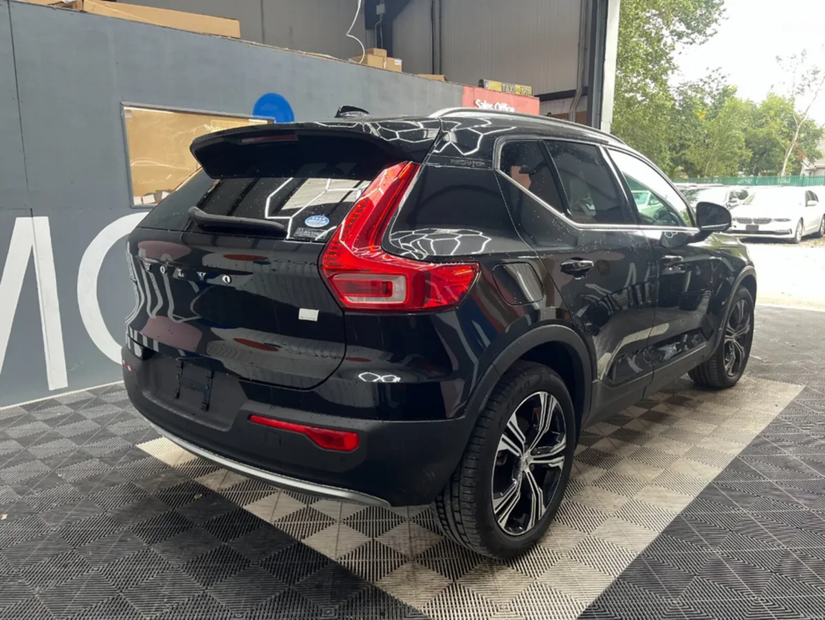 Volvo XC40 2021 VOLVO XC40 PHEV T5 RECHARGER AUTOM - Image 3