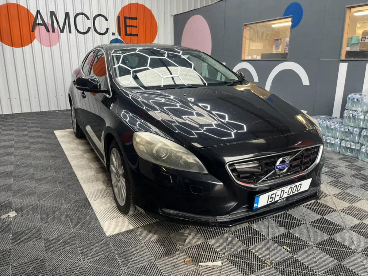 Volvo V40 2015 VOLVO V40 T4 AUTOMATIC 1.6 / REVERS - Image 1