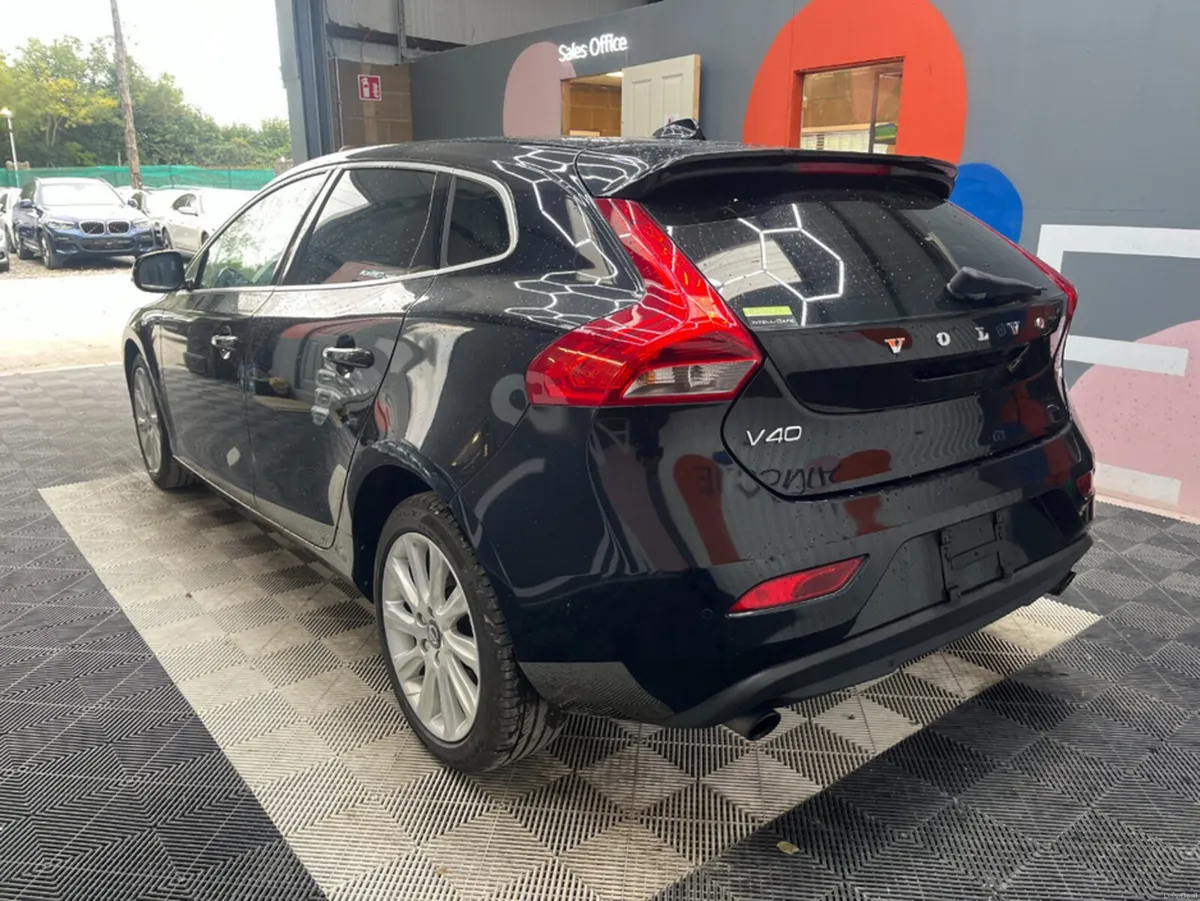 Volvo V40 2015 VOLVO V40 T4 AUTOMATIC 1.6 / REVERS - Image 5