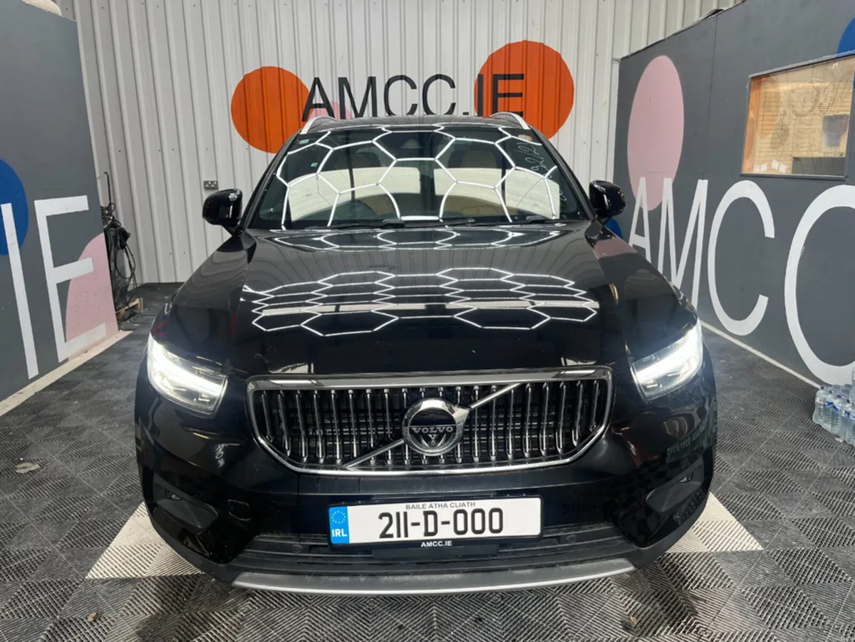 Volvo XC40 2021 VOLVO XC40 RECHARGE PLUG-IN HYBRID - Image 2
