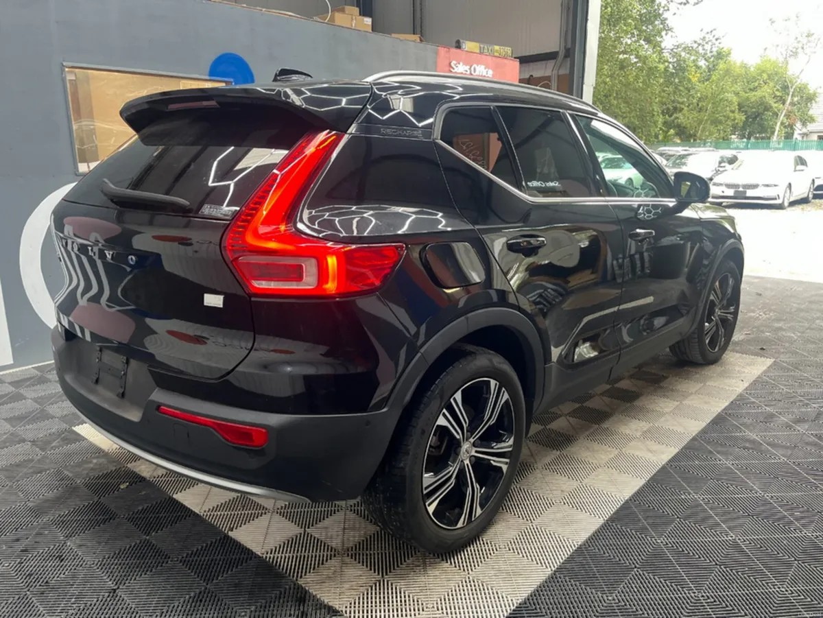 Volvo XC40 2021 VOLVO XC40 RECHARGE PLUG-IN HYBRID - Image 3