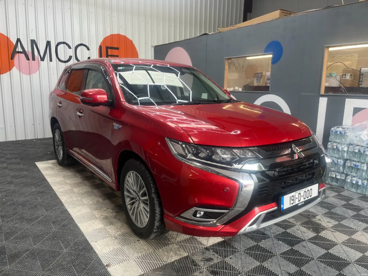 Mitsubishi Outlander 2019 MITSUBISHI OUTLANDER 4WD - Image 1