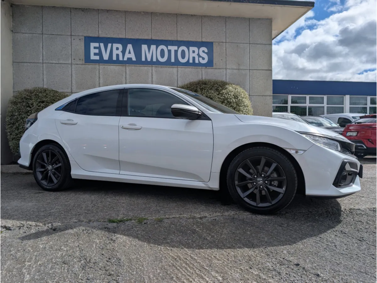 Honda Civic 1.0 PETROL //LOW MILES//REVERSE CAMERA - Image 3