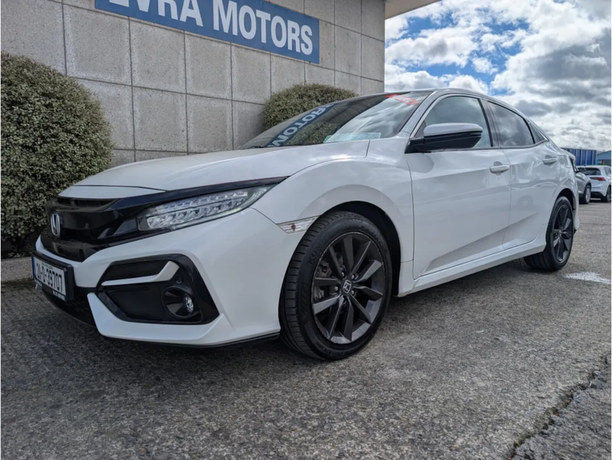 Honda Civic 1.0 PETROL //LOW MILES//REVERSE CAMERA - Image 4