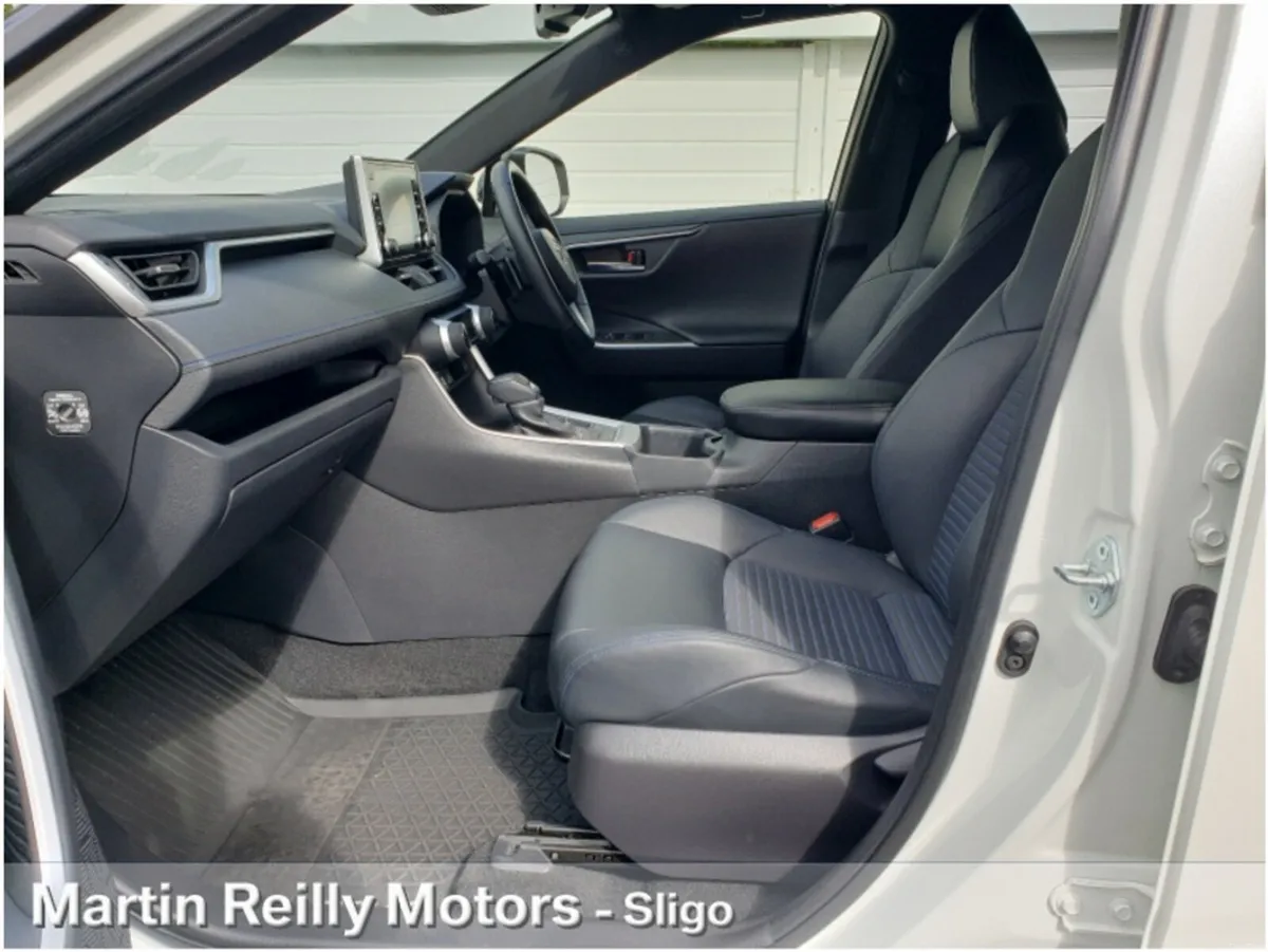 Toyota RAV4 Sport A Hybrid - Black Roof - Image 6
